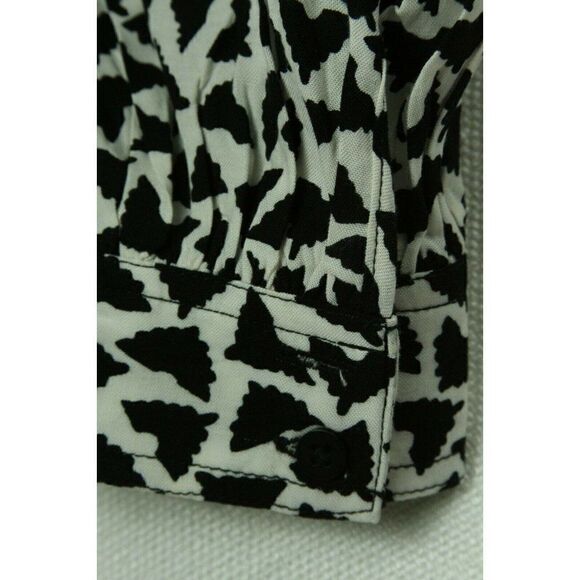 H&M Dress Long Sleeves Pullover V-Neck Womens Medium FLAW missing 1 button - Picture 3 of 9